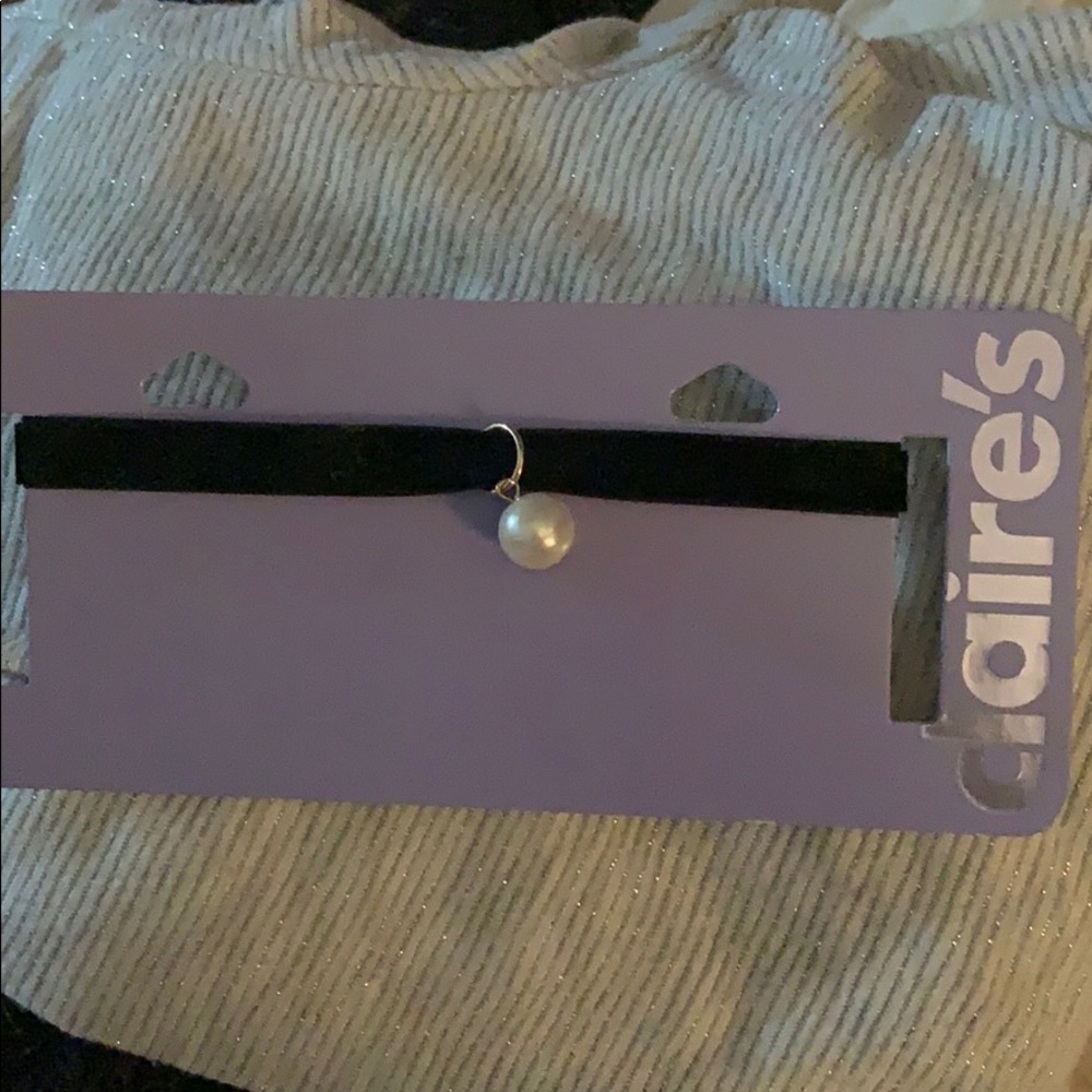 Claire’s choker